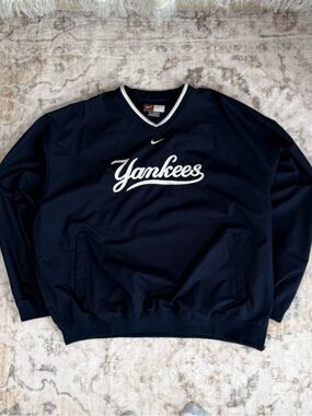 VTG Nike Team New York Yankees Embroidered Navy and White Team V-Neck Pullover